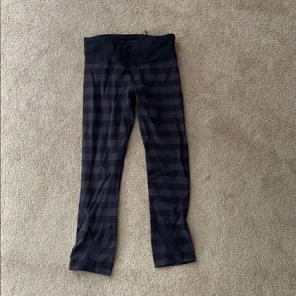 Lululemon run tight luxtreme stripe size 2 - Picture 1 of 3